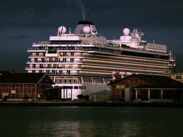 How can you find the best UK campsites for water sports?